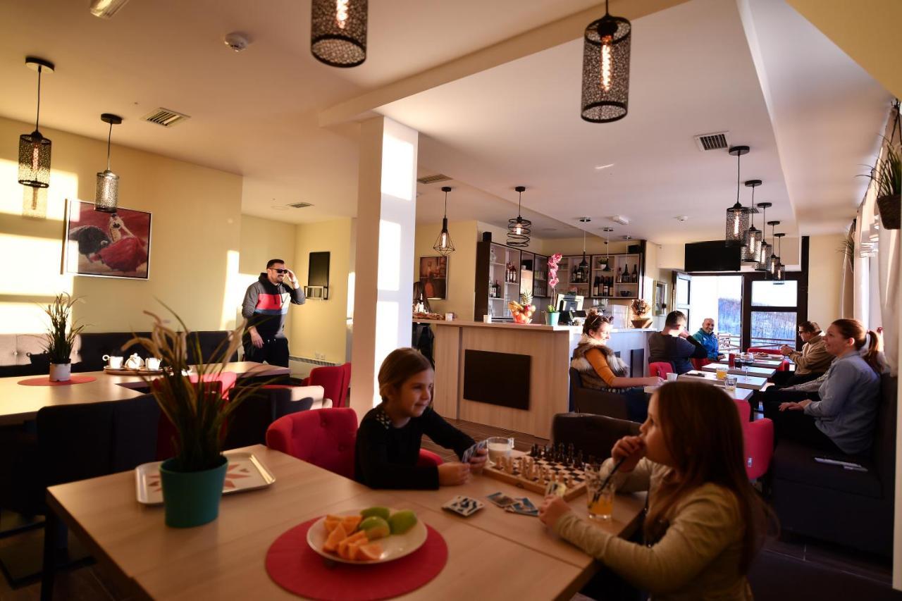 Apartman D52 Dvori Kopaonik Bagian luar foto
